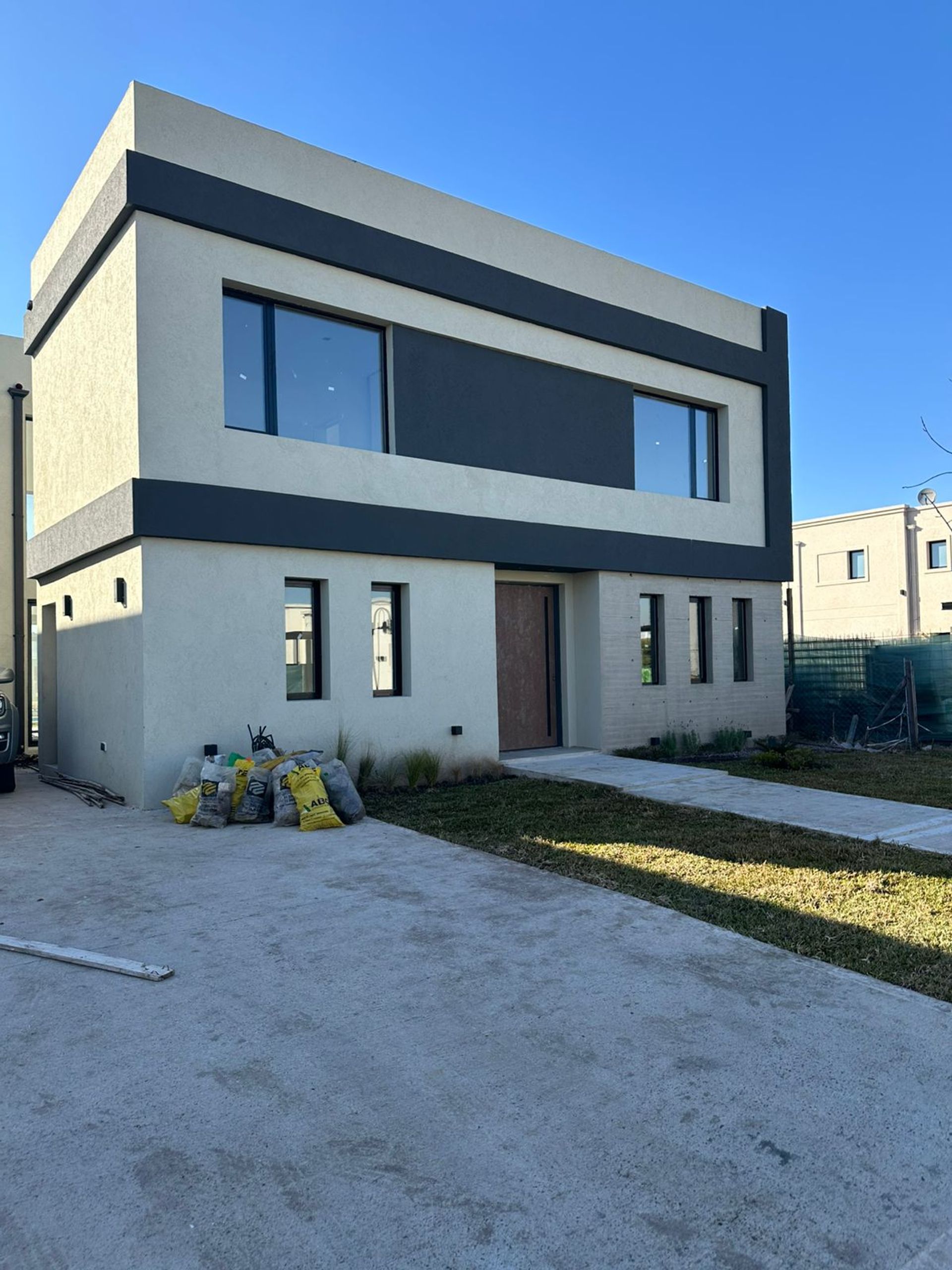 House for Sale 5 Rooms Vila Marina II Cellar and Dock