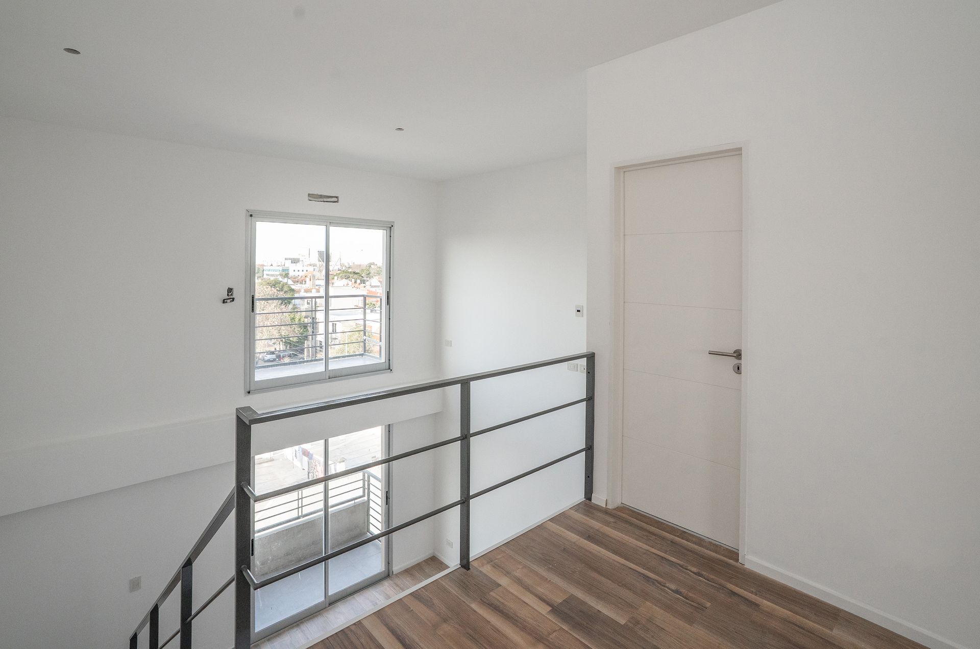 Duplex Ampliable Con Dos Cocheras Y Pileta