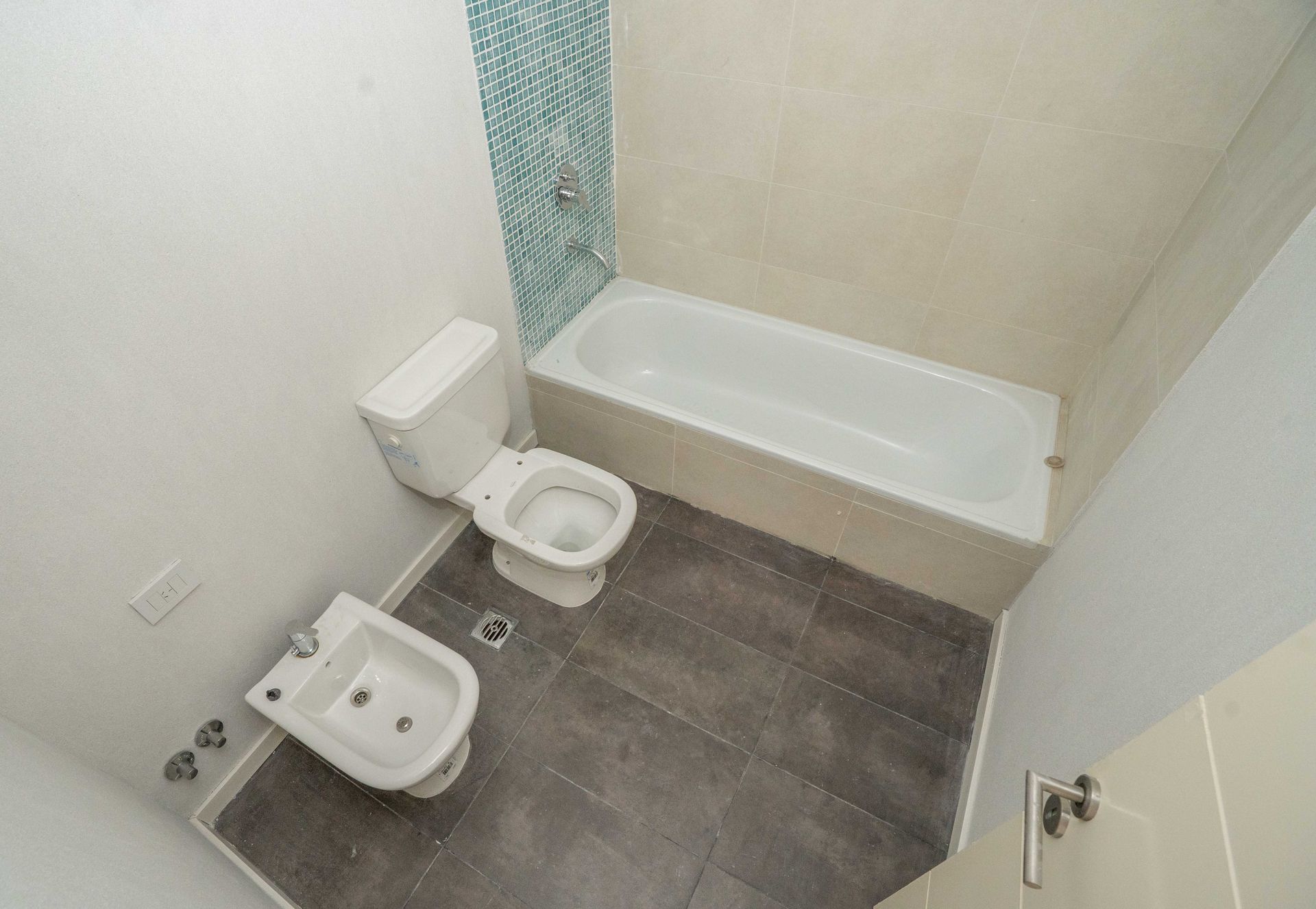Duplex Ampliable Con Dos Cocheras Y Pileta