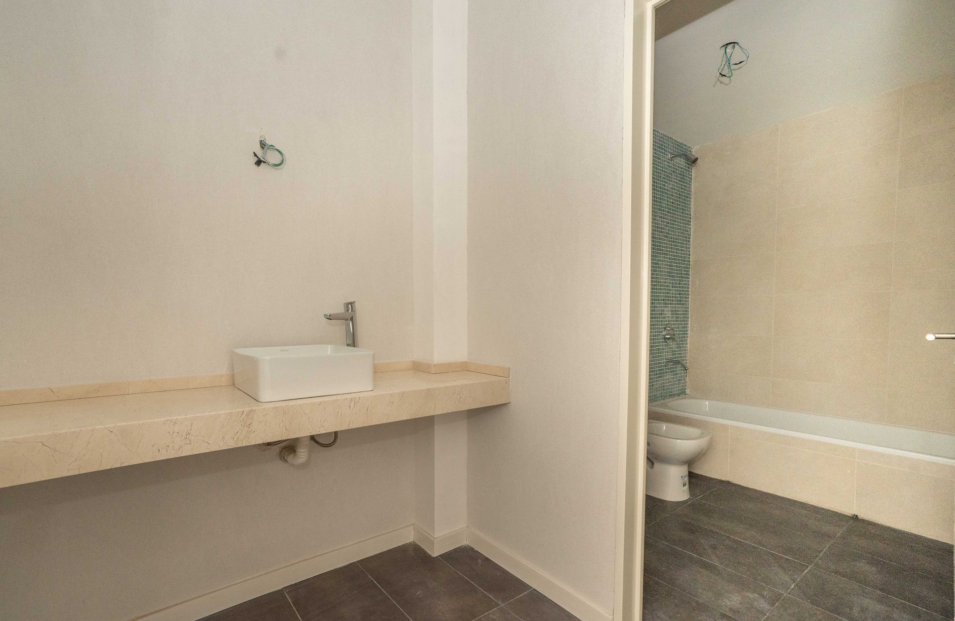 Duplex Ampliable Con Dos Cocheras Y Pileta