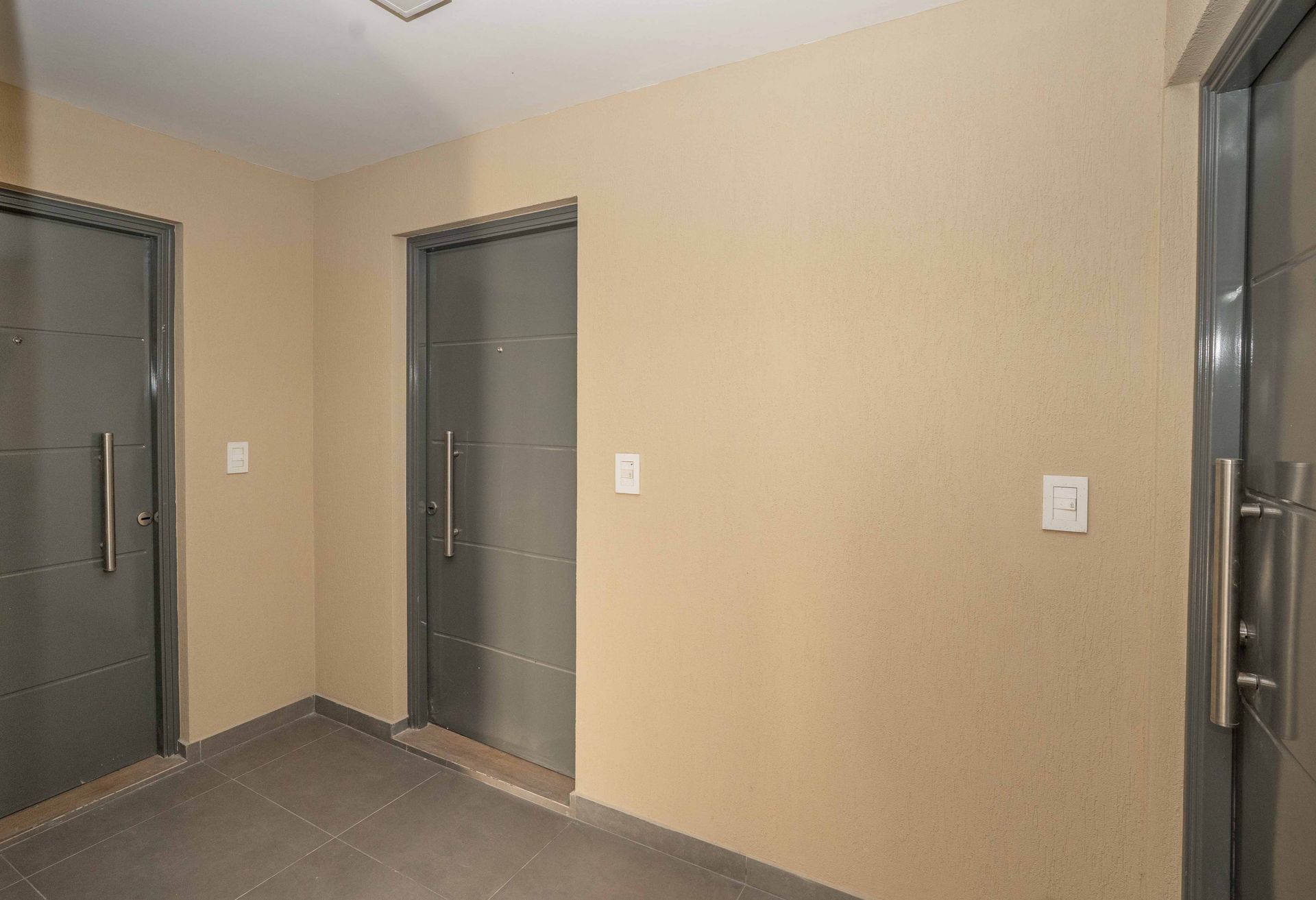 Duplex Ampliable Con Dos Cocheras Y Pileta