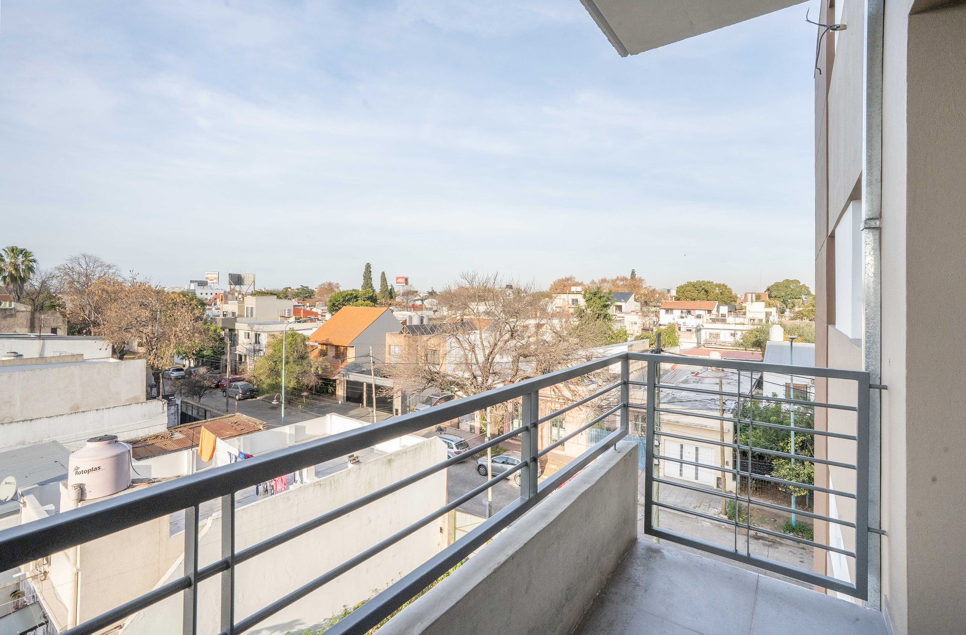 Duplex Ampliable Con Dos Cocheras Y Pileta