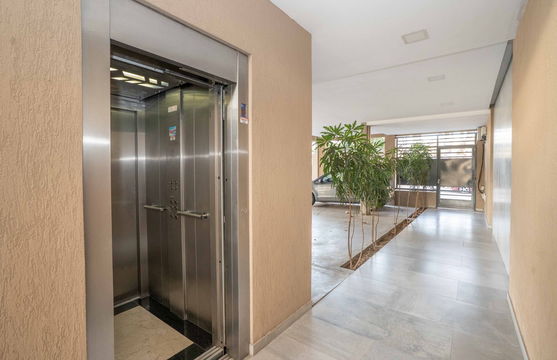 Duplex Ampliable Con Dos Cocheras Y Pileta