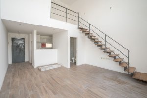 Duplex Ampliable Con Dos Cocheras Y Pileta