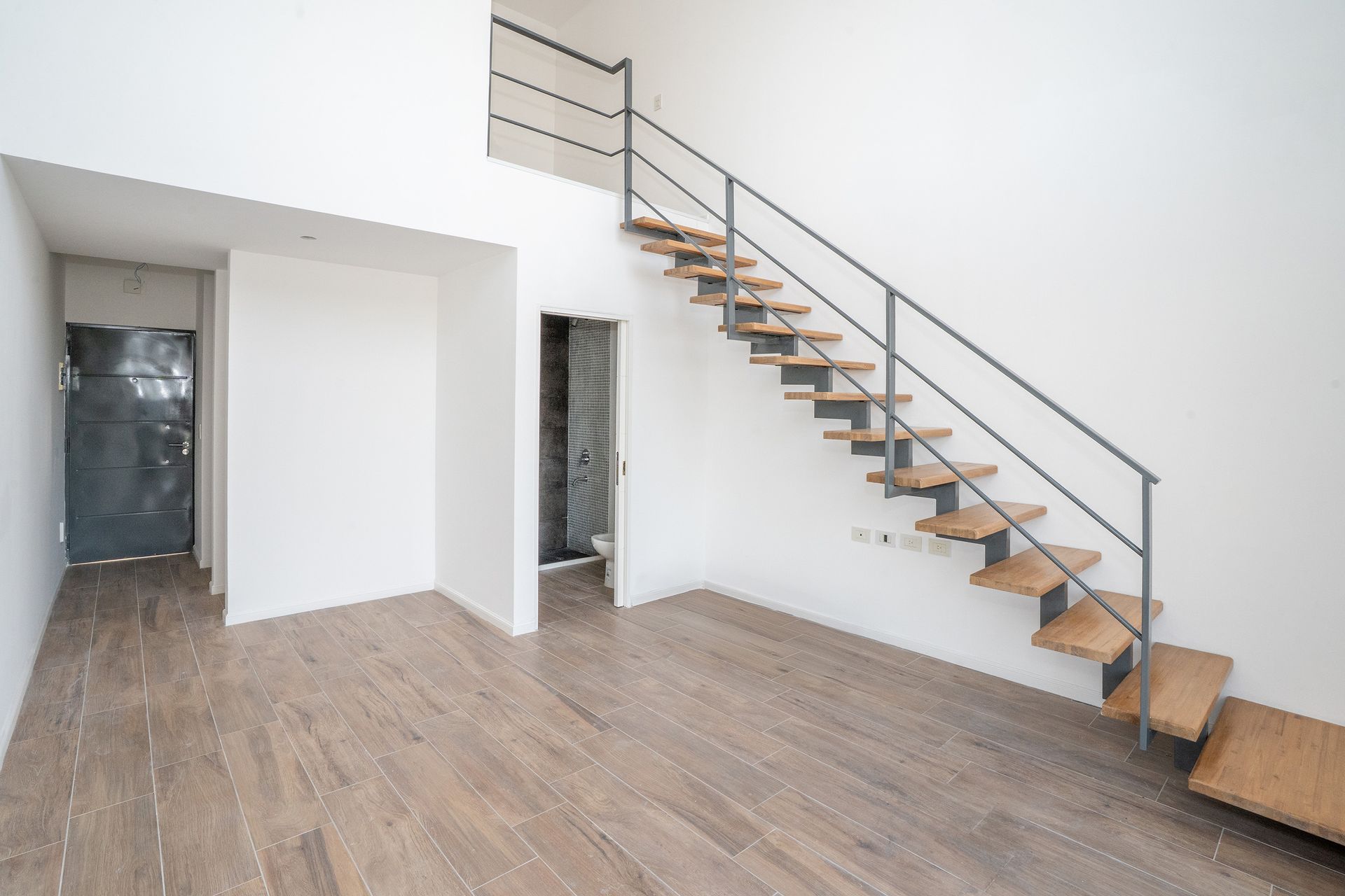 Expandable Loft Apartment with Garage and Pool