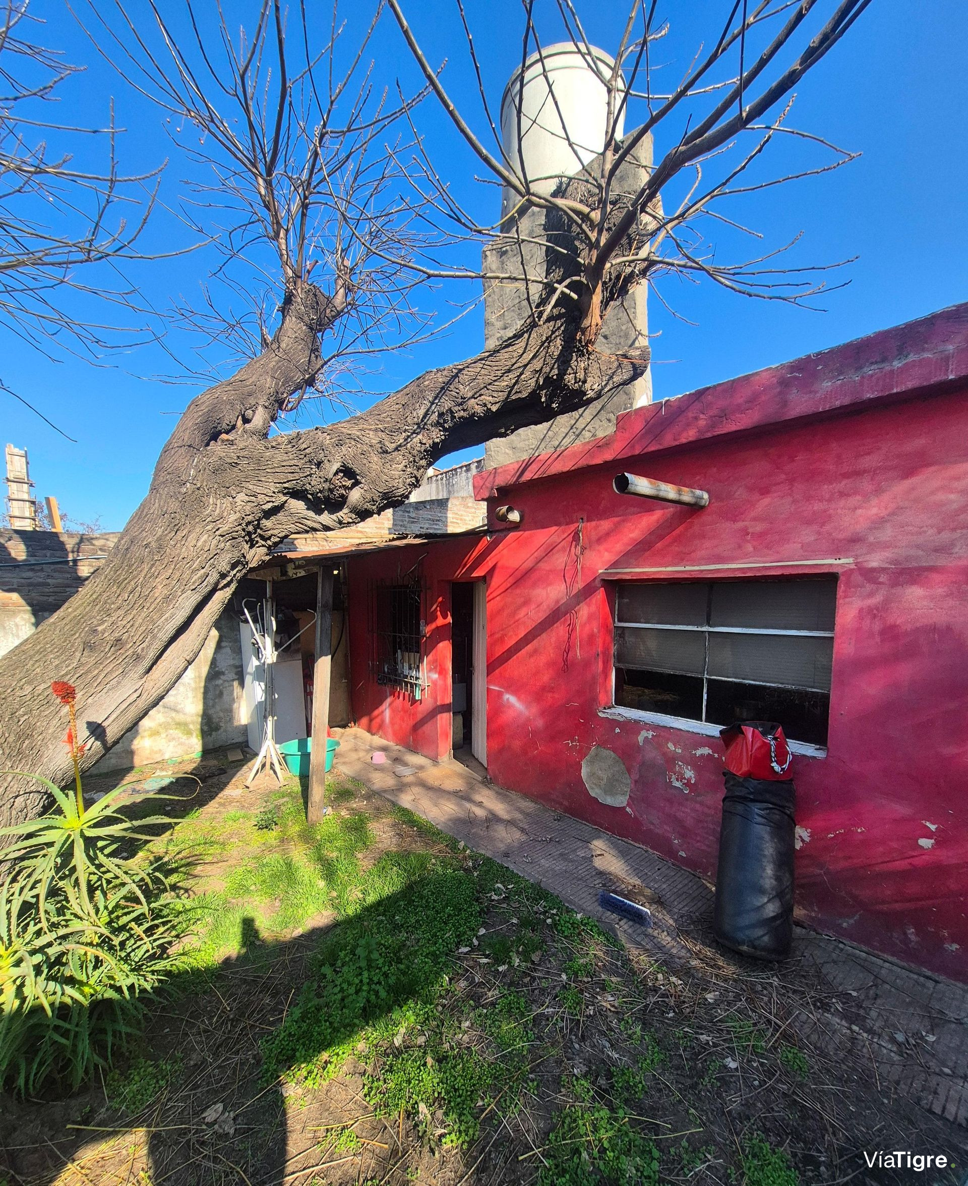 Casa En Venta De 4 Amb En Benavidez Centro
