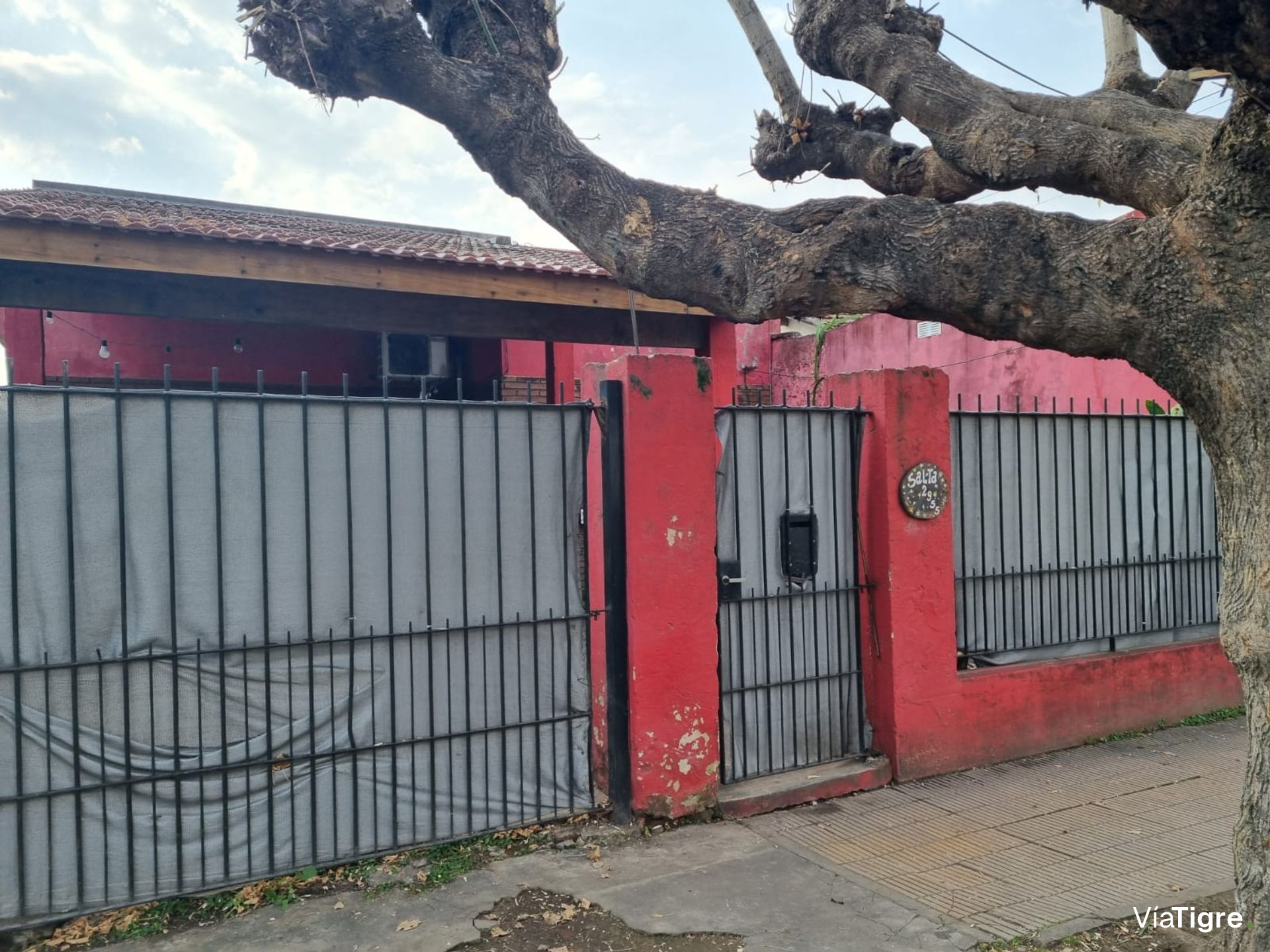 Casa En Venta De 4 Amb En Benavidez Centro