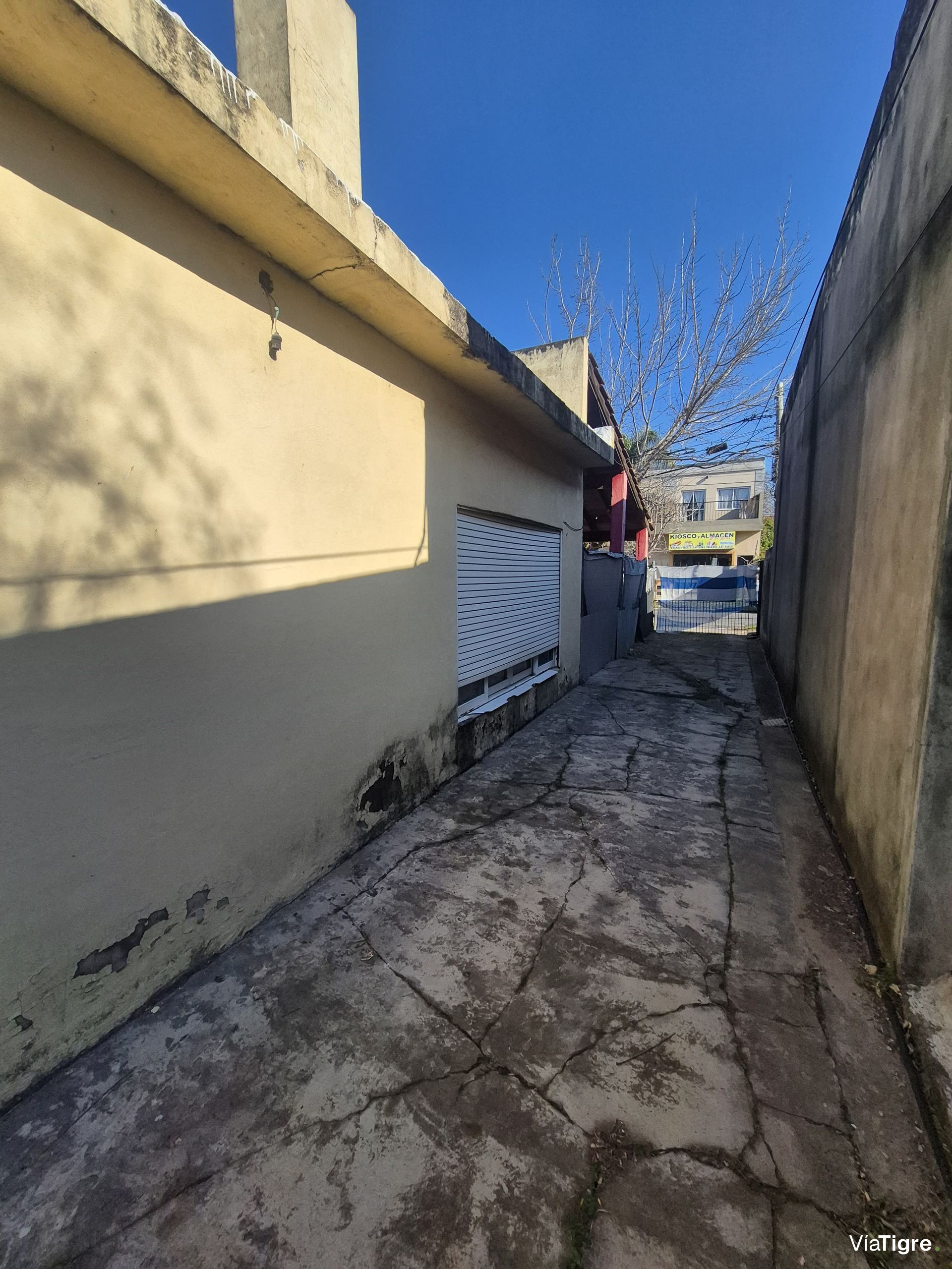 Casa En Venta De 4 Amb En Benavidez Centro