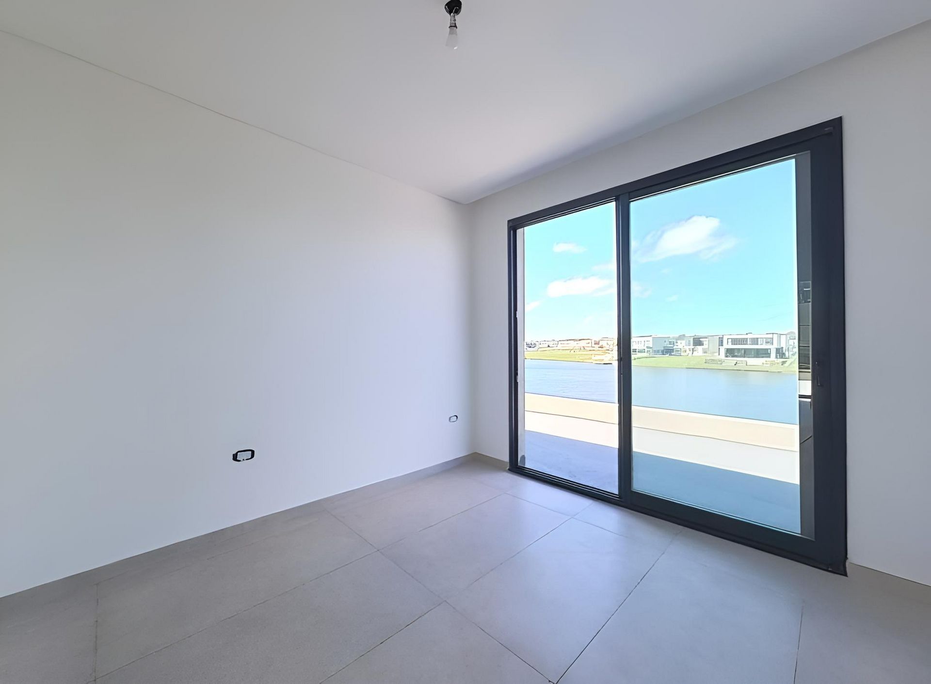 Casa En Venta A Laguna Barrio Santa Ana 4 Dorm.