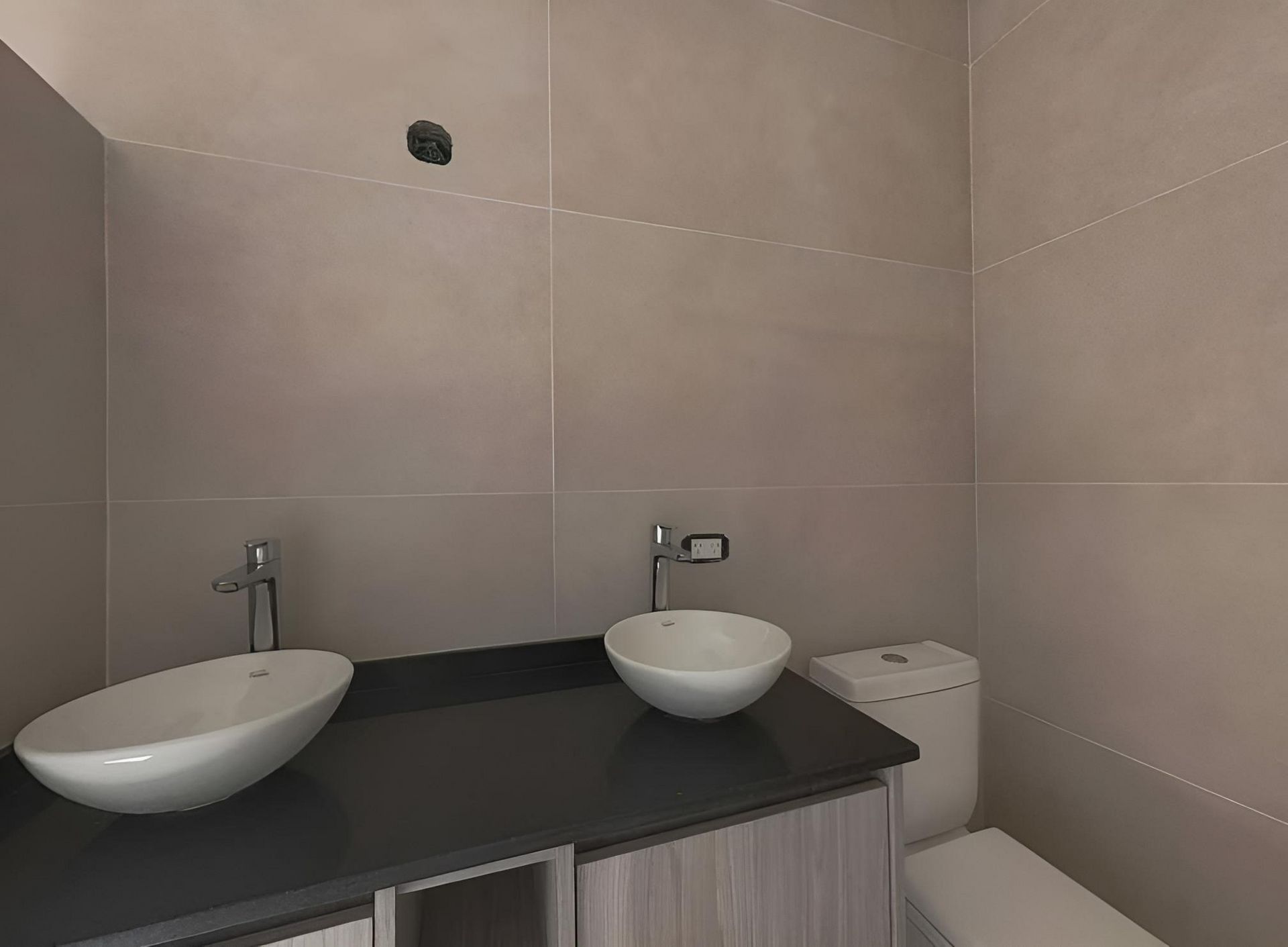 Casa En Venta A Laguna Barrio Santa Ana 4 Dorm.