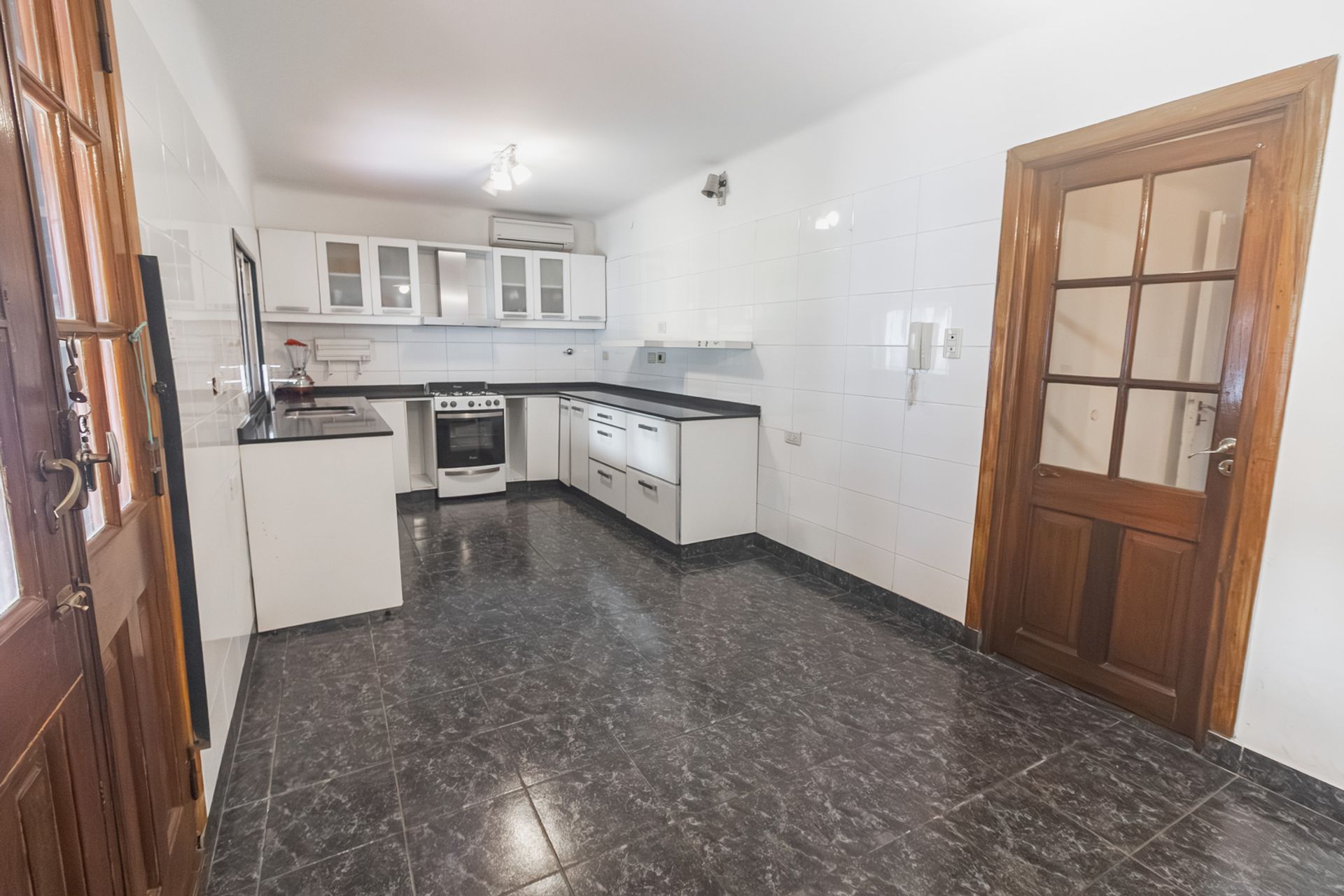 Venta Casa 4 Ambientes En La Lucila - Apto Credito