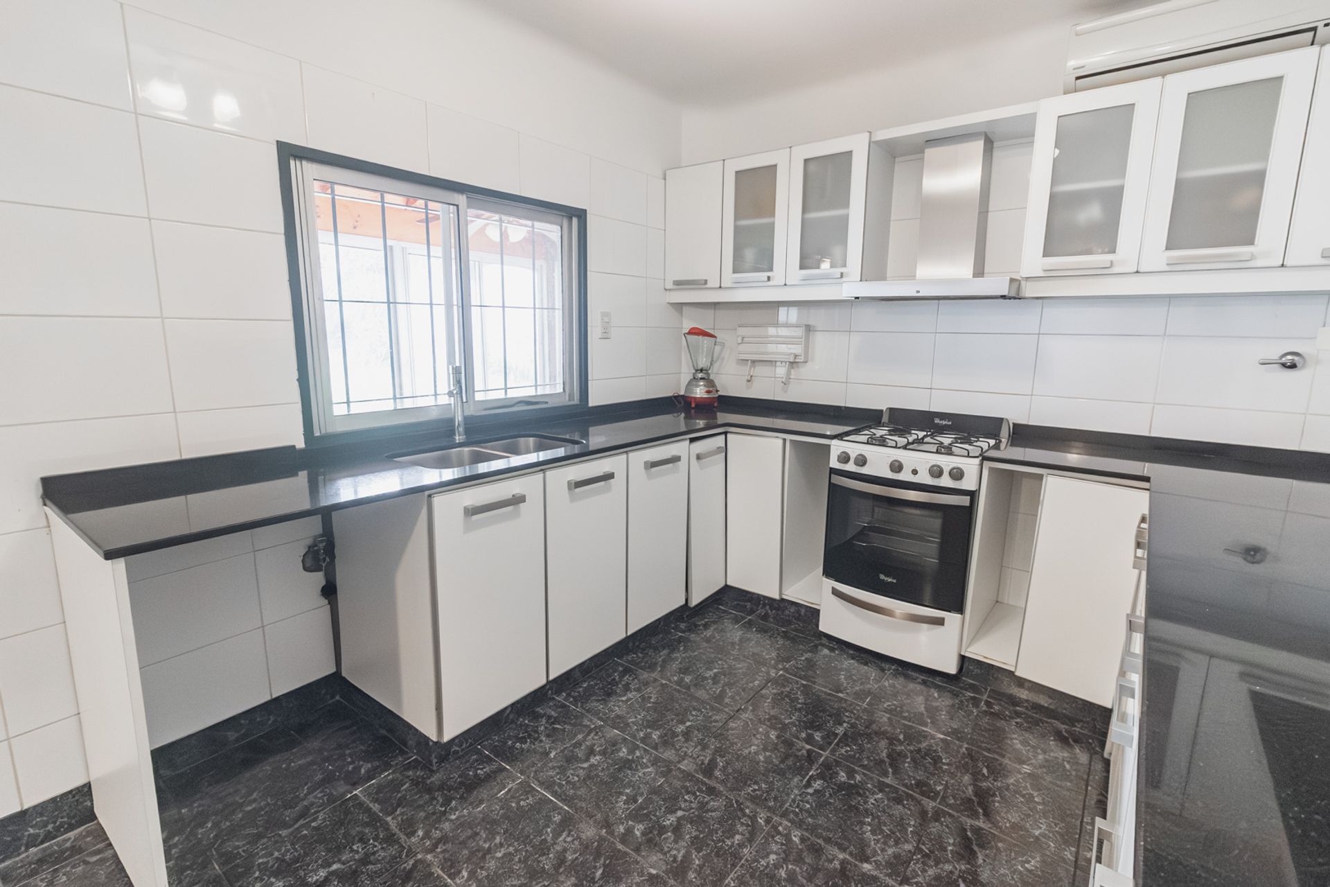 Venta Casa 4 Ambientes En La Lucila - Apto Credito