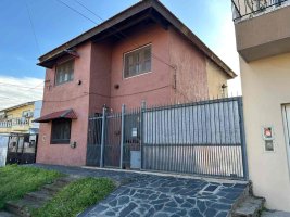 Casa En Alquiler En Villa Adelina Con Jardin