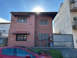 Casa En Alquiler En Villa Adelina Con Jardin