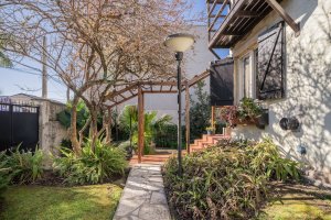 4-room house for sale in Tigre with pool and grill