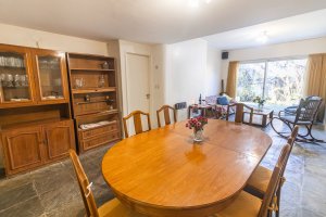 Sale of Apartment on Ground Floor, 4 rooms in Acassuso – 2 patios + garage