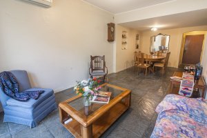 Sale of Apartment on Ground Floor, 4 rooms in Acassuso – 2 patios + garage