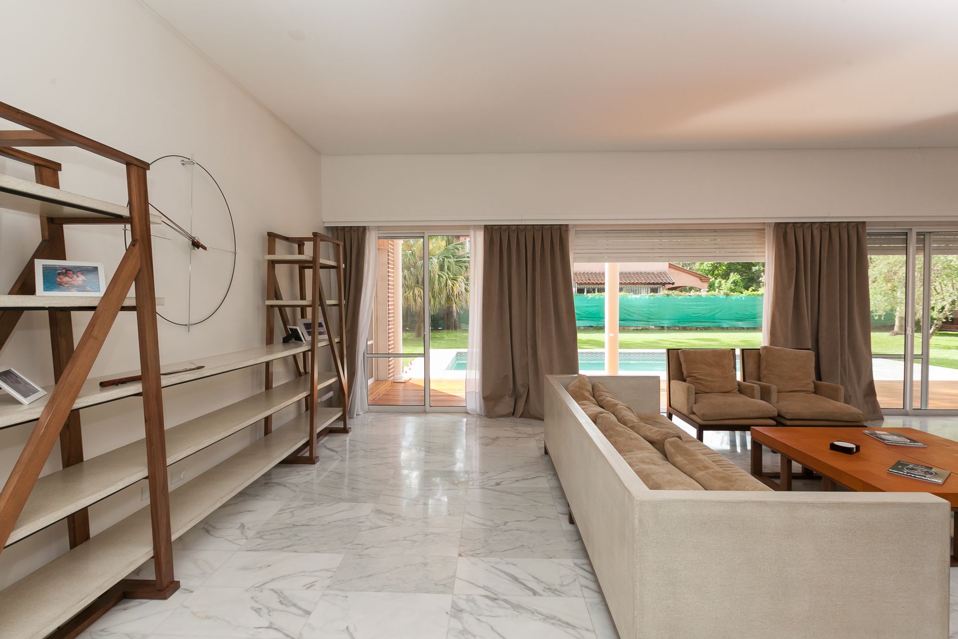Remodeled house in Las Lomas with pool