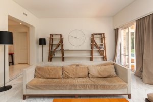 Casa remodelada en Las Lomas con piscina
