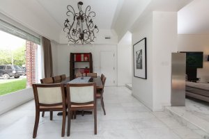 Casa remodelada en Las Lomas con piscina