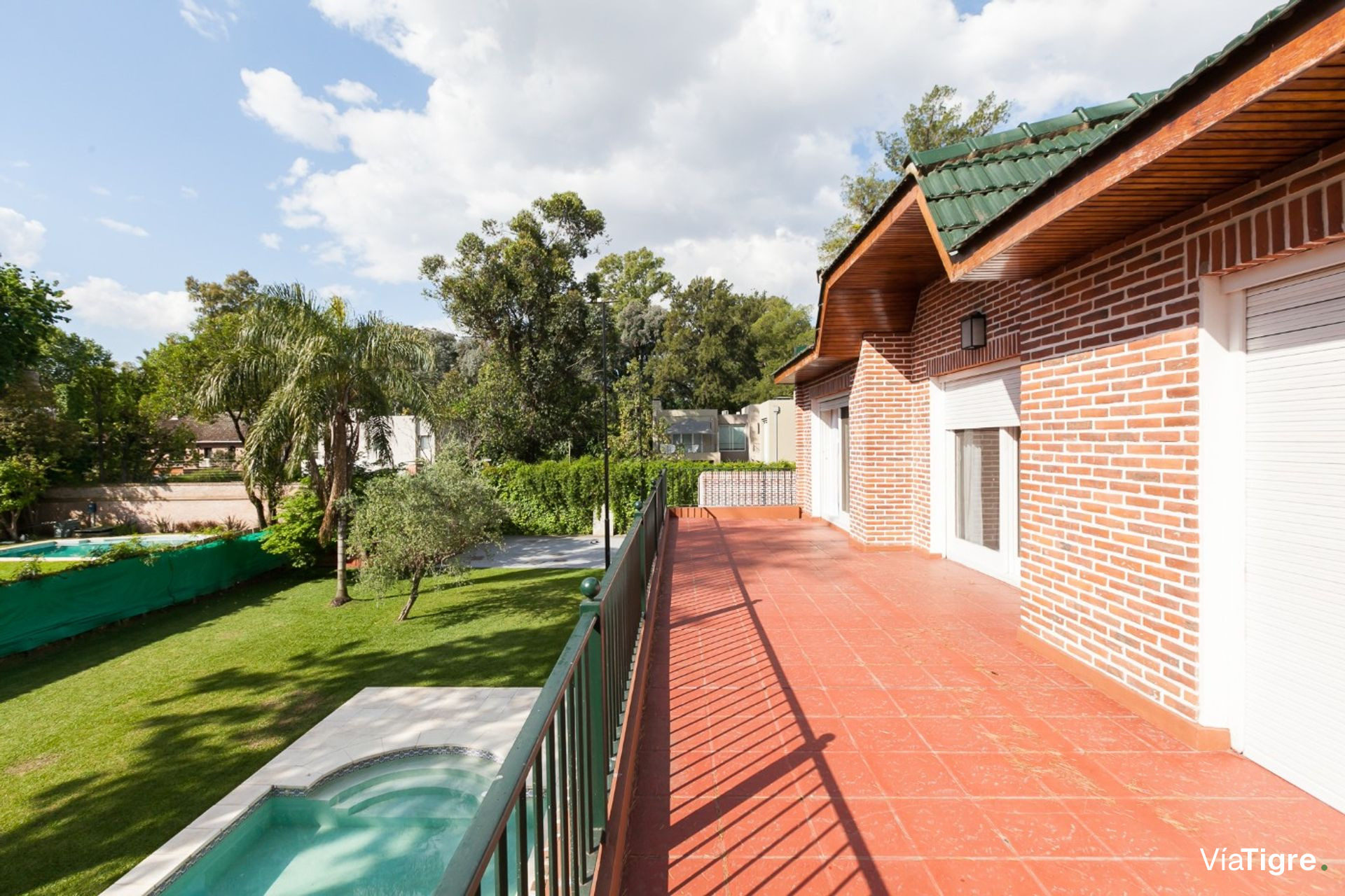 Destacada Casa En Las Lomas De San Isidro