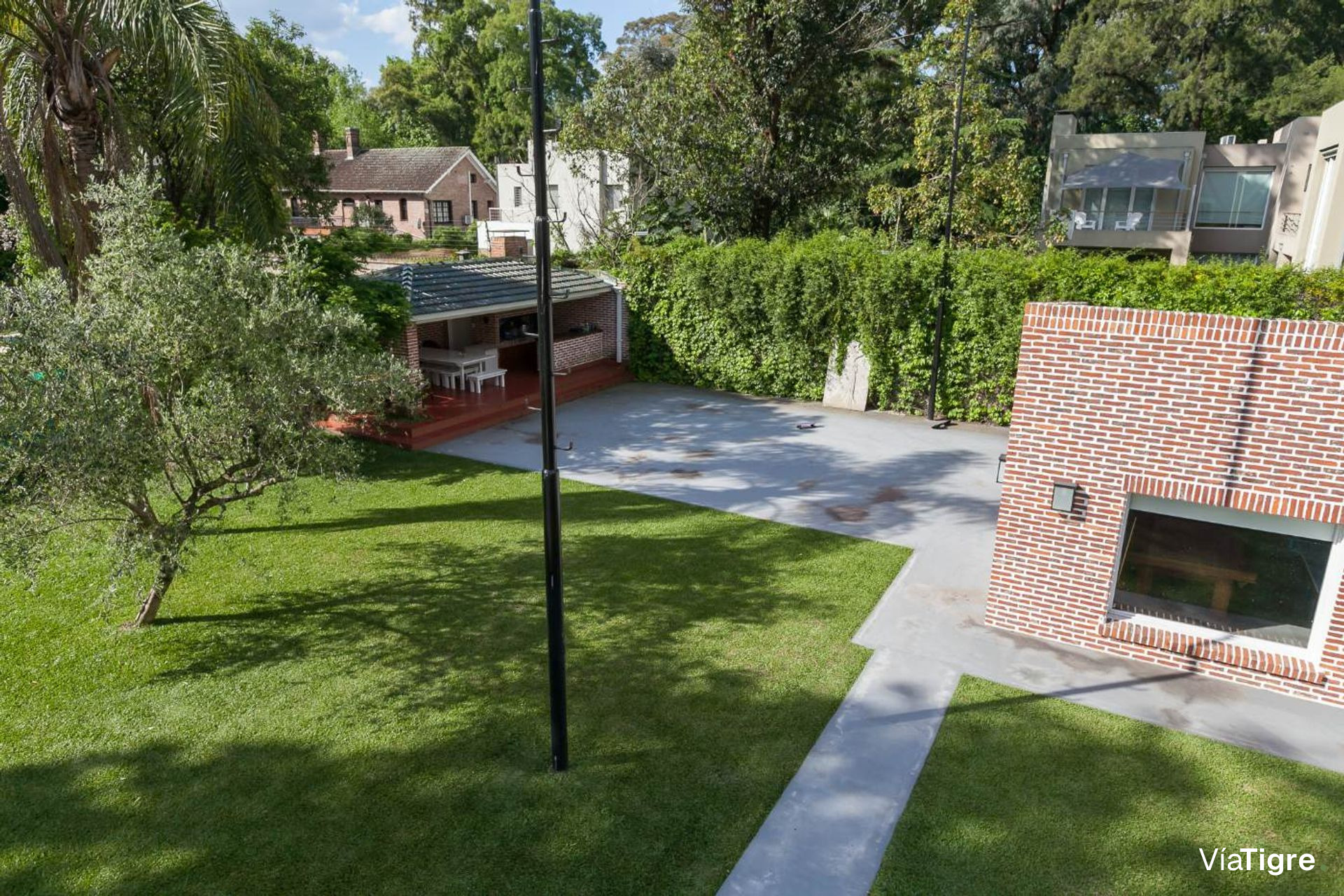 Destacada Casa En Las Lomas De San Isidro