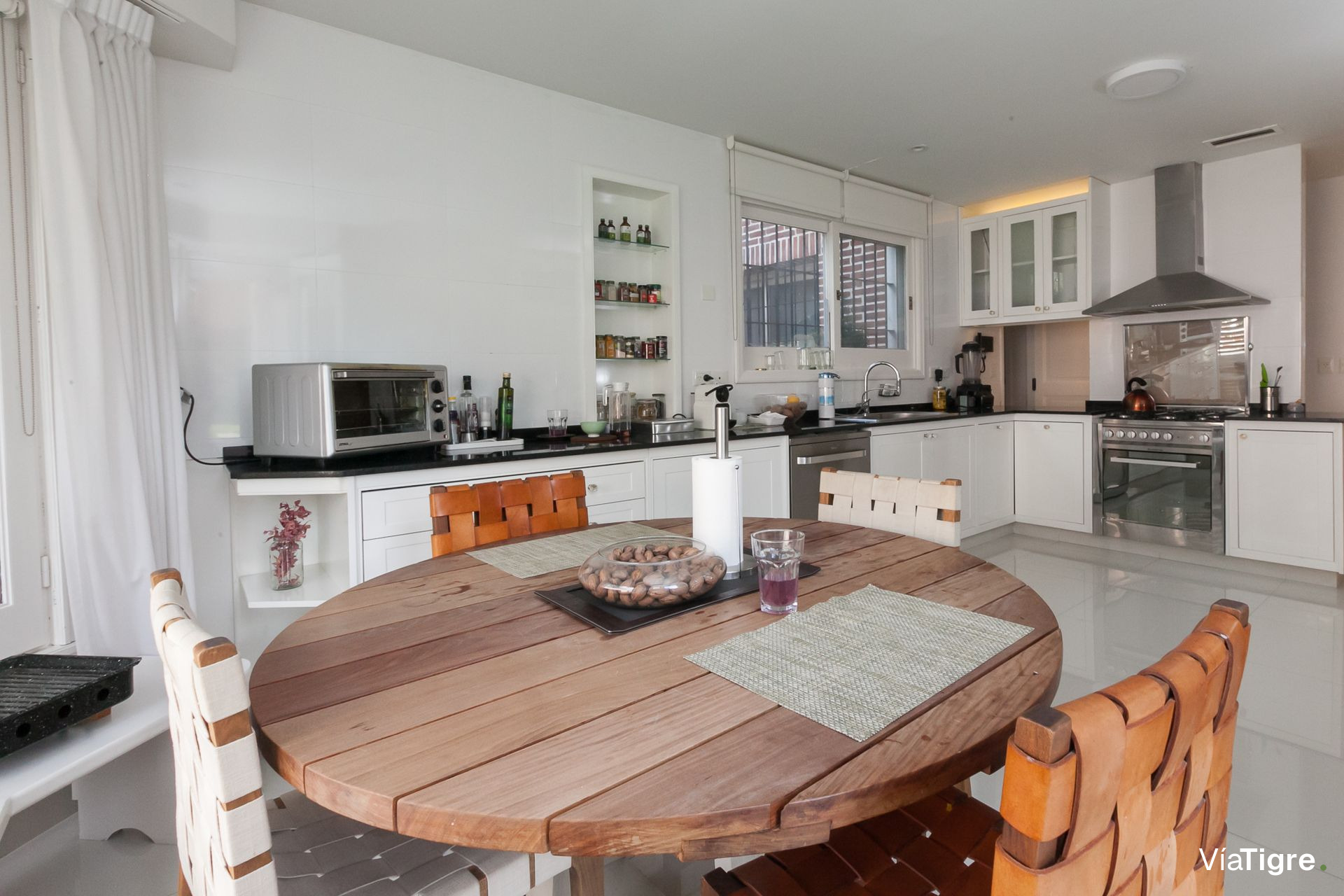 Destacada Casa En Las Lomas De San Isidro