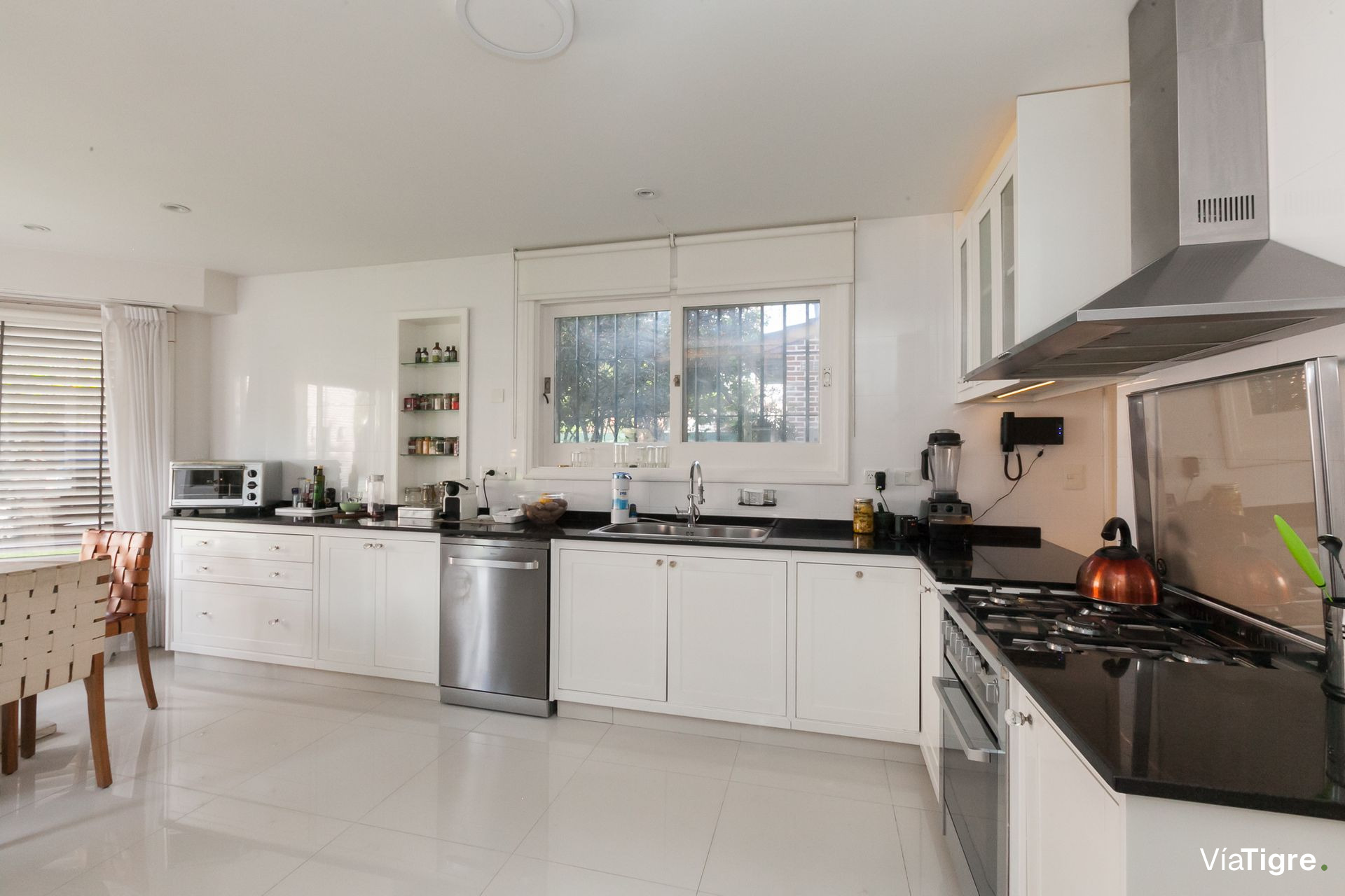 Destacada Casa En Las Lomas De San Isidro
