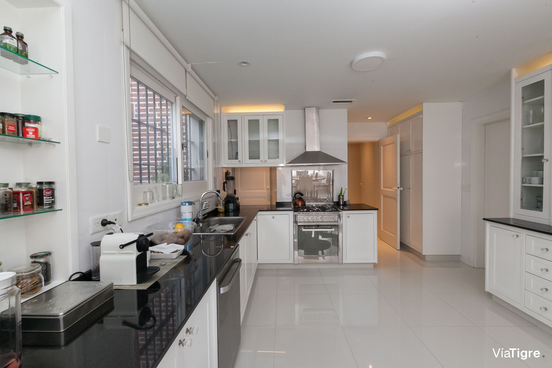 Destacada Casa En Las Lomas De San Isidro