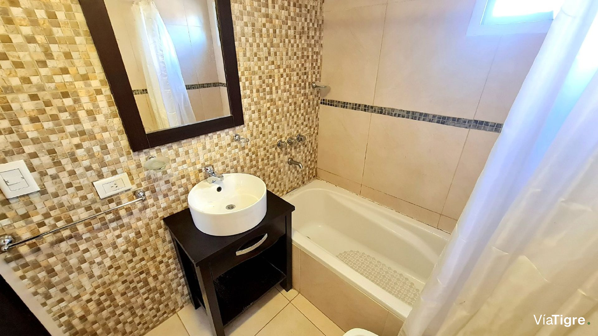 Venta Casa 5 amb, Jardin, Pileta, San Isidro