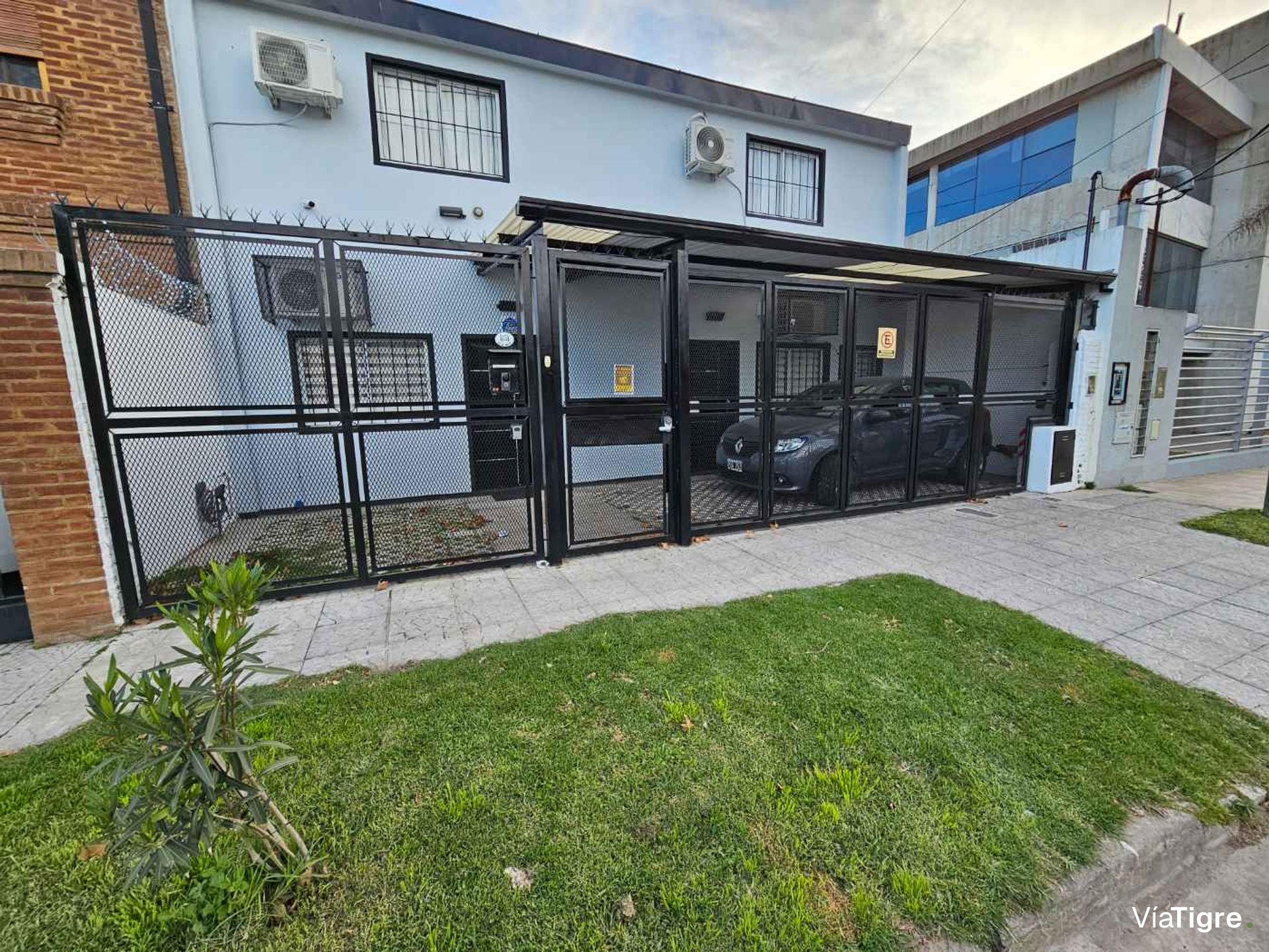 Venta Casa 5 amb, Jardin, Pileta, San Isidro
