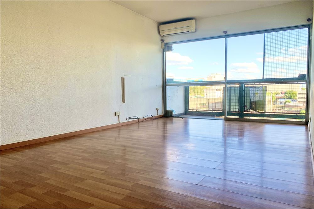 Venta Departamento 4 Amb con Balcón, Martinez