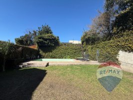 House for Sale in San Isidro with Garden and Pool