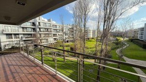 Alquiler Temp Studio con Cochera–Arboris Las Lomas