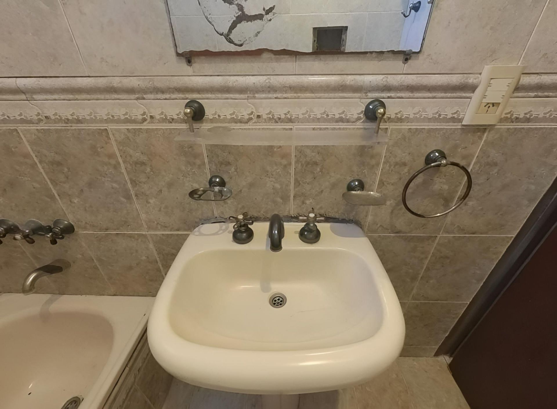 Venta PH 3 Amb. Munro – Patio y Buena Ubicación