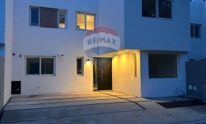 4-Room House for Sale in Las Lomas de San Isidro