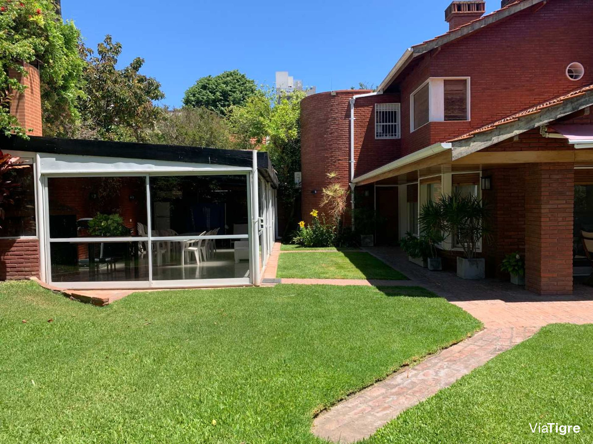 Casa 7 Amb + Dpto 2 Amb 6 Baños 3 Cocheras Piscina
