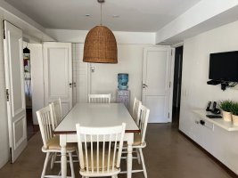 House 7 rooms + Apartment 2 rooms, 6 bathrooms, 3 parking spaces, pool
