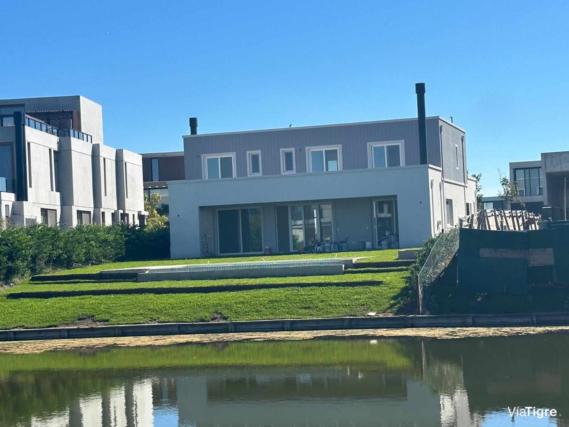 Venta Excelente Casa Al Agua - Virazon 7 Ambiente