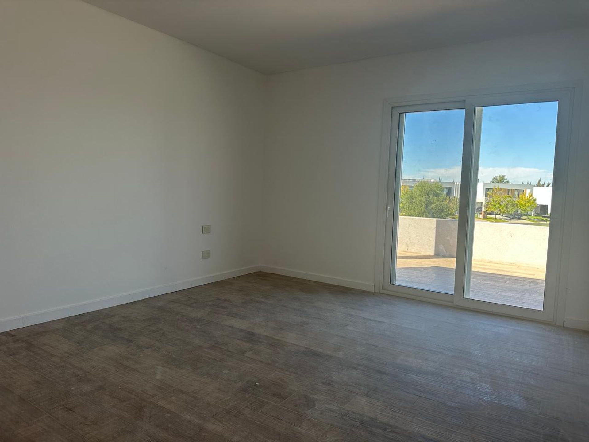 Venta Excelente Casa Al Agua - Virazon 7 Ambiente