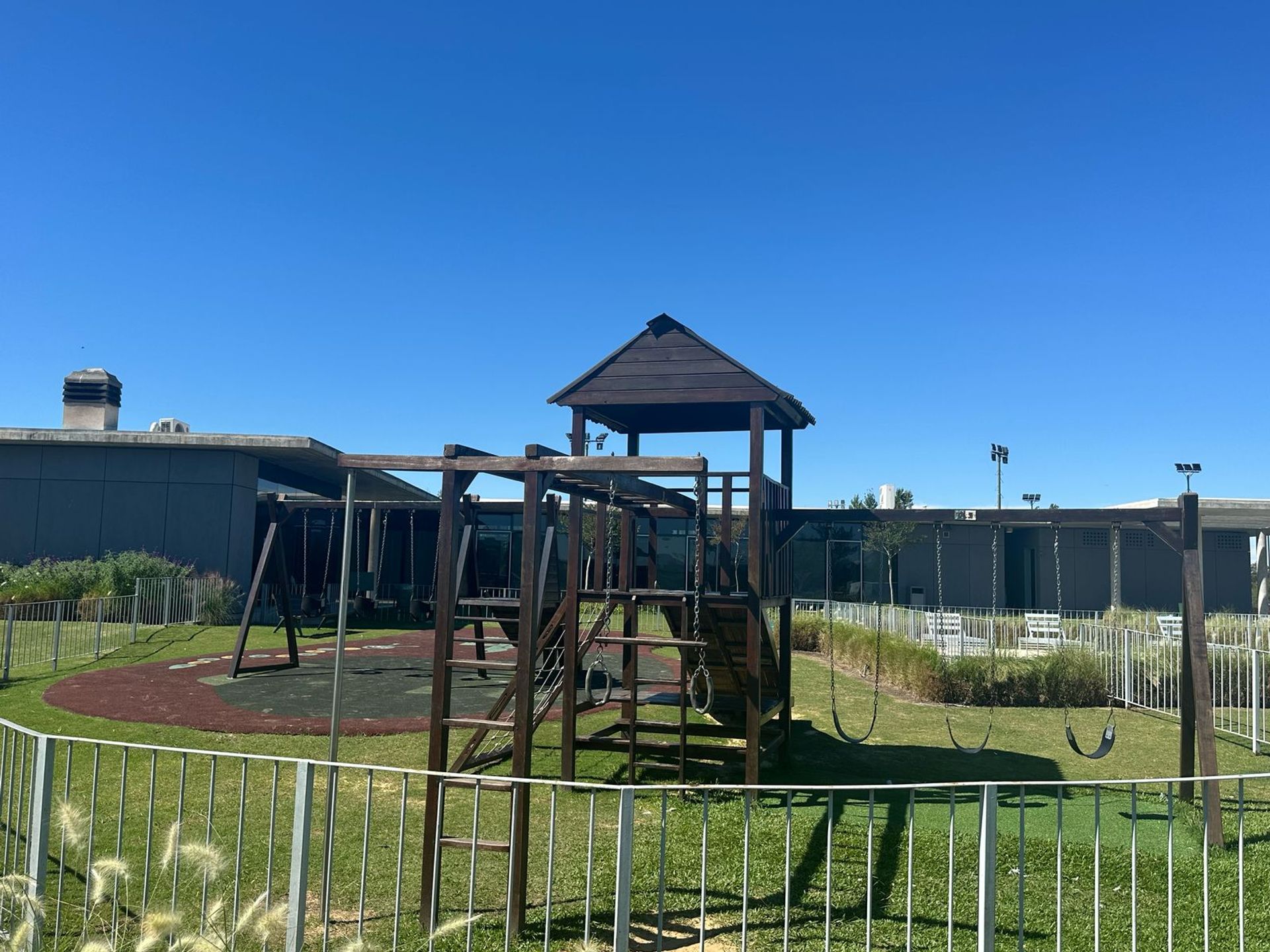 Venta Excelente Casa Al Agua - Virazon 7 Ambiente