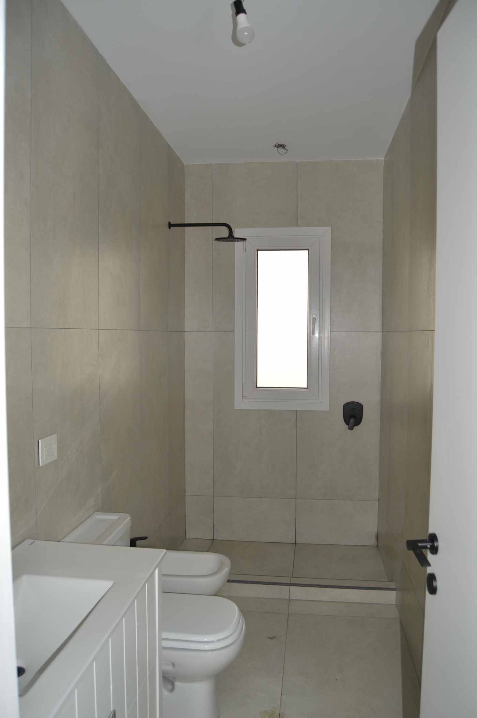 Venta Excelente Casa Al Agua - Virazon 7 Ambiente