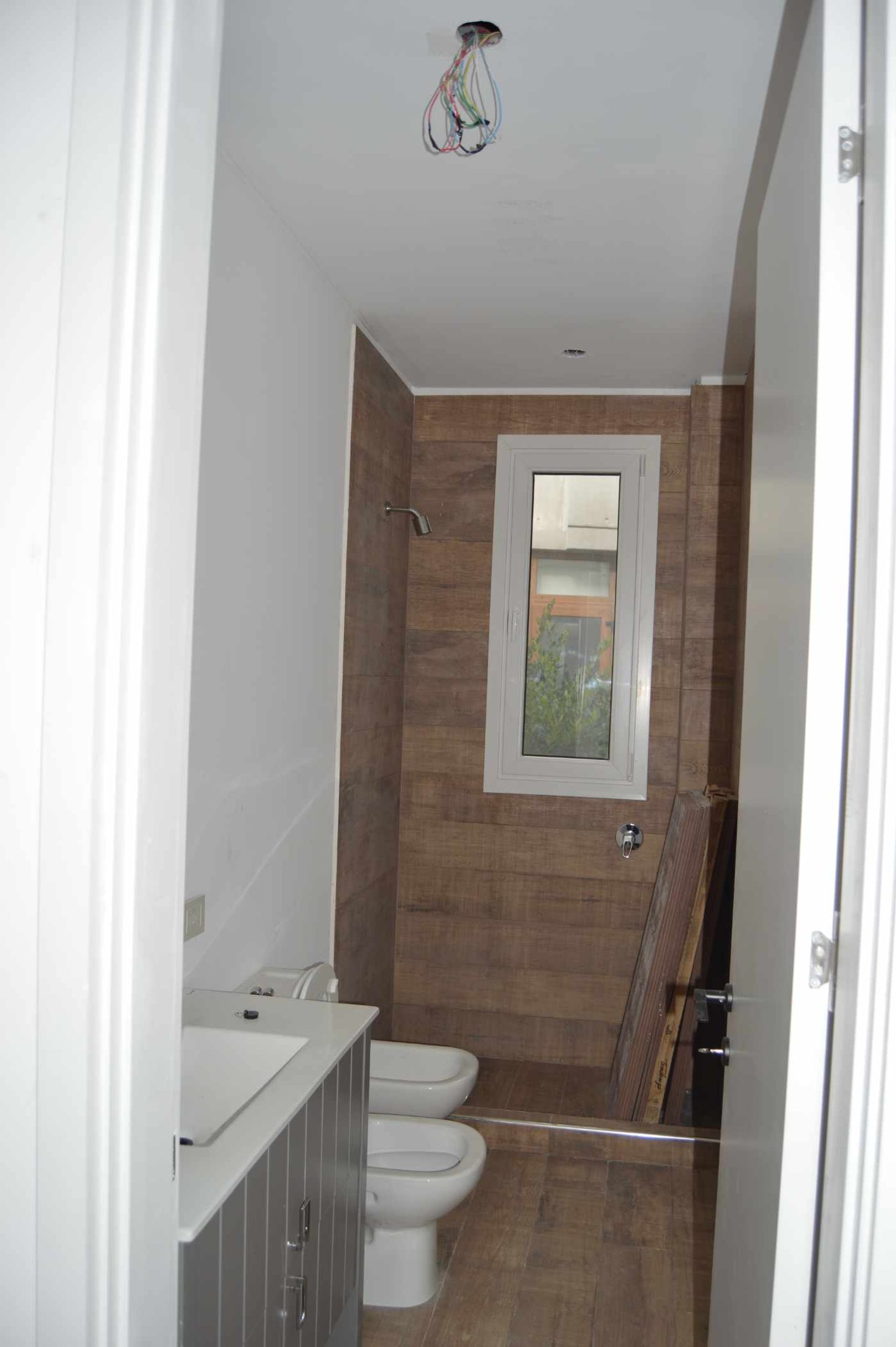 Venta Excelente Casa Al Agua - Virazon 7 Ambiente