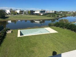 Venta Excelente Casa Al Agua - Virazon 7 Ambiente