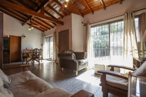 VENTA - Casa 5 Amb Cochera y Jardin - LA HORQUETA