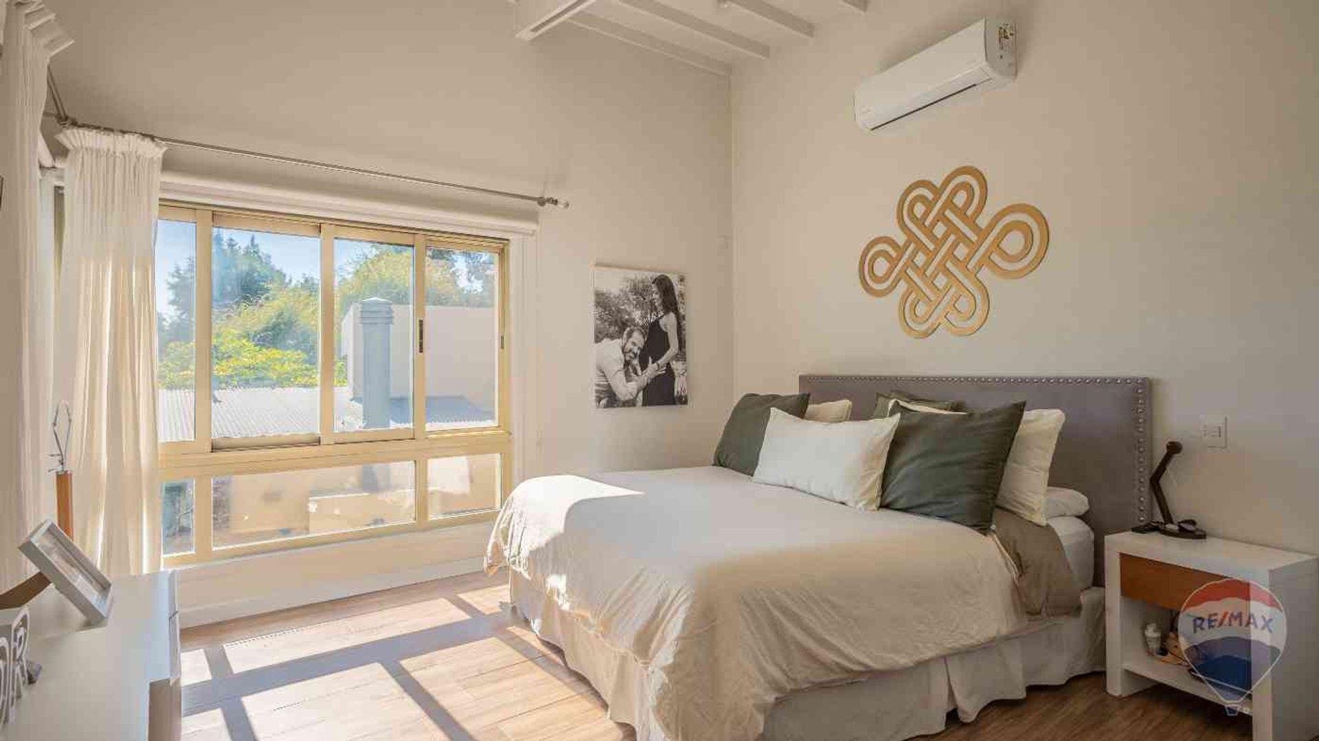 Excelente Casa con amarra prop, en Santa Catalina