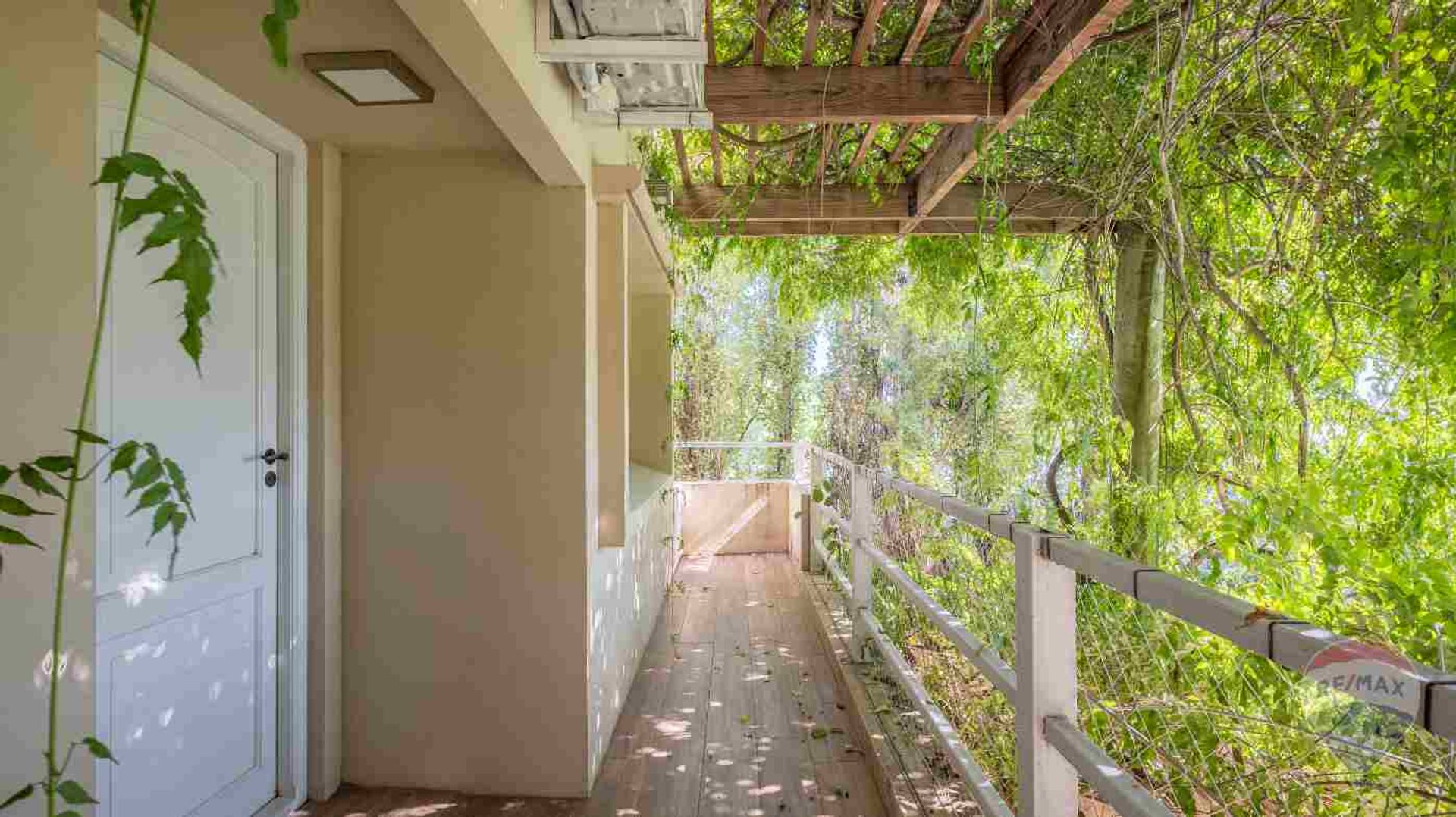 Excelente Casa con amarra prop, en Santa Catalina