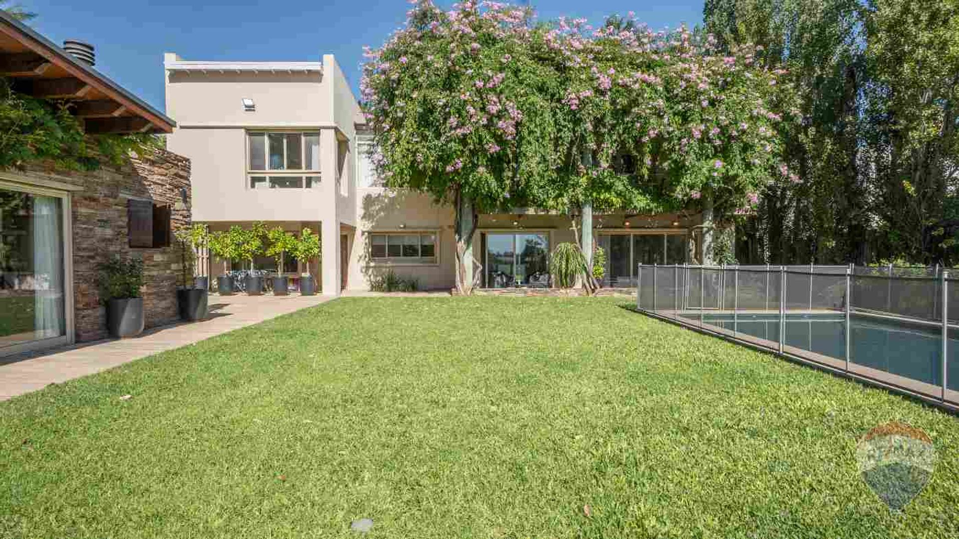Excelente Casa con amarra prop, en Santa Catalina
