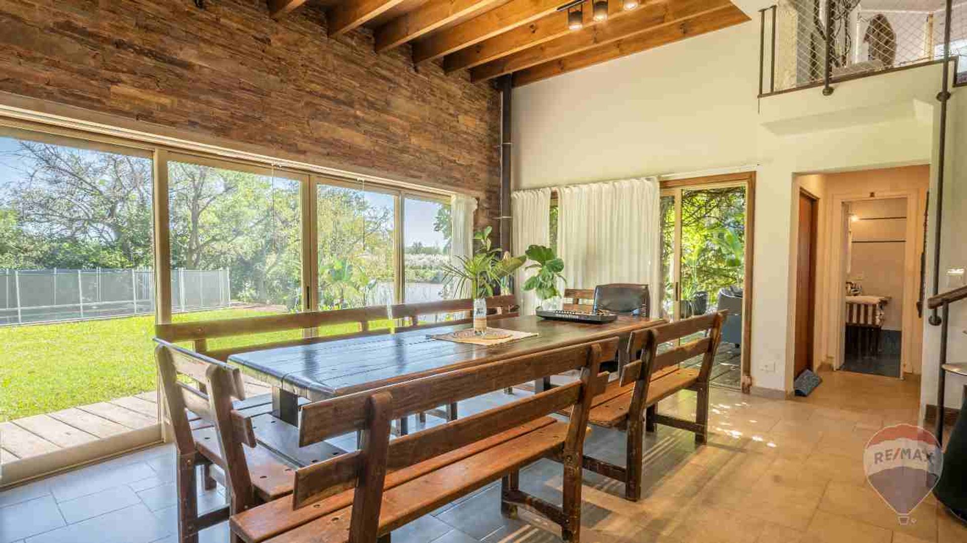 Excelente Casa con amarra prop, en Santa Catalina