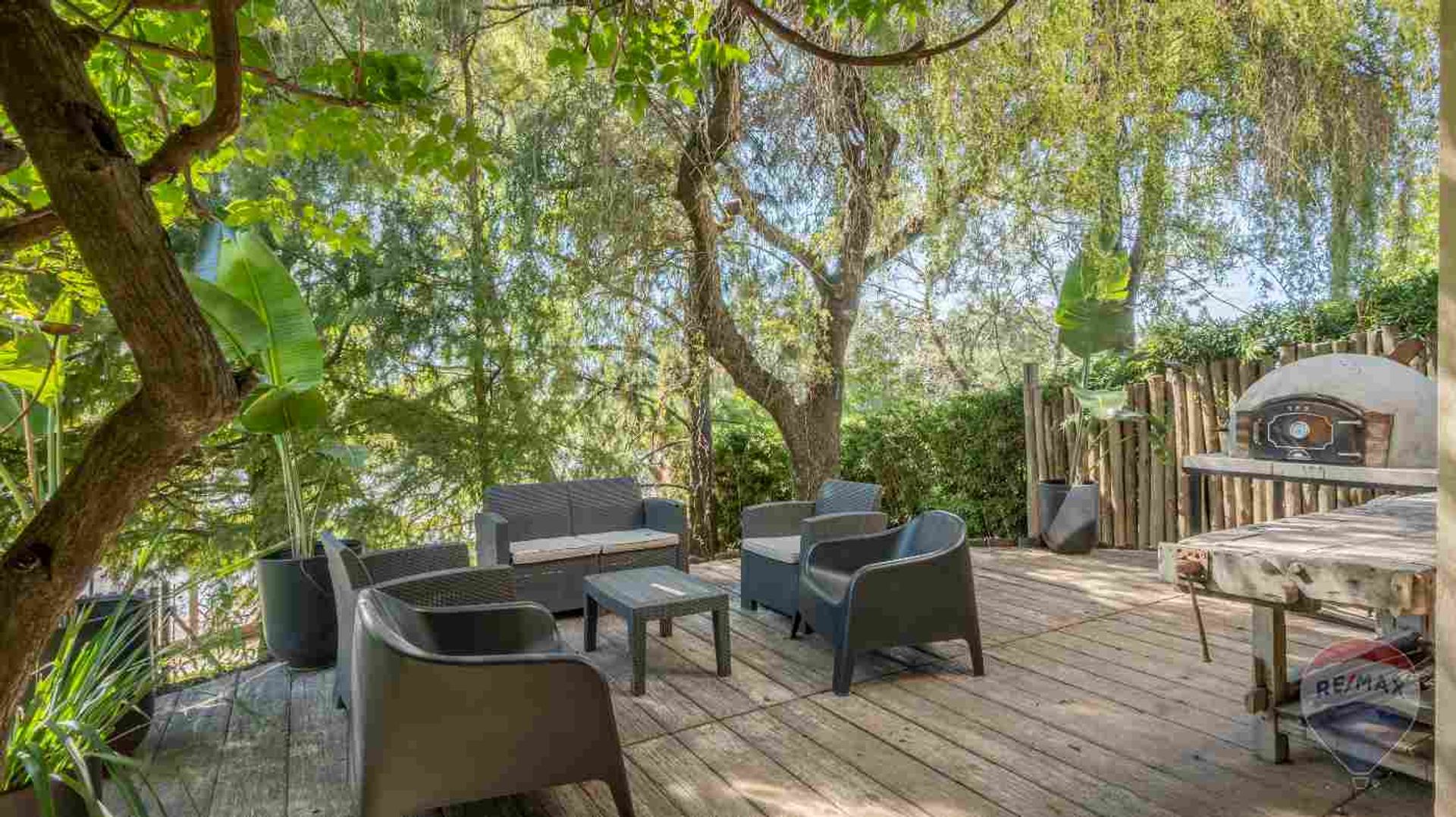 Excelente Casa con amarra prop, en Santa Catalina